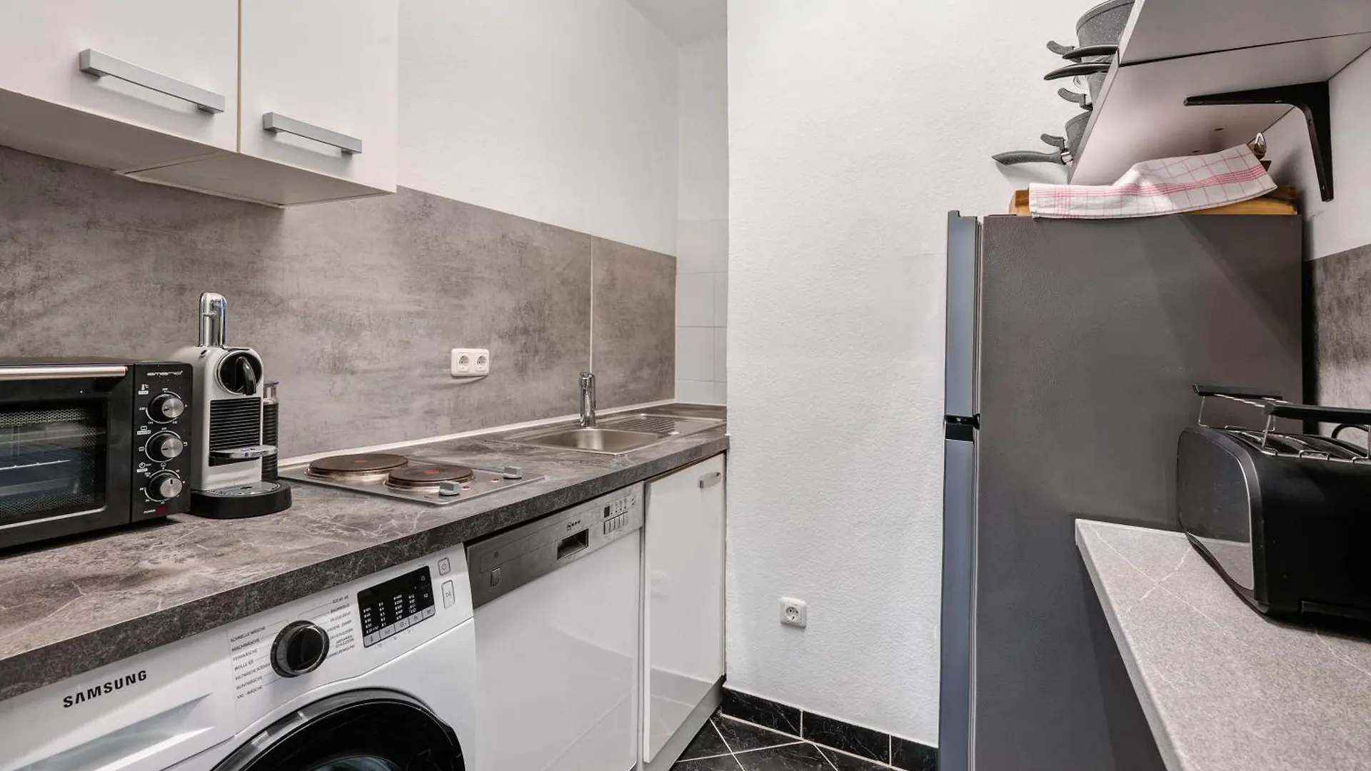 3 Zimmer Whg Schwanthalerhoehe München Lägenhet
